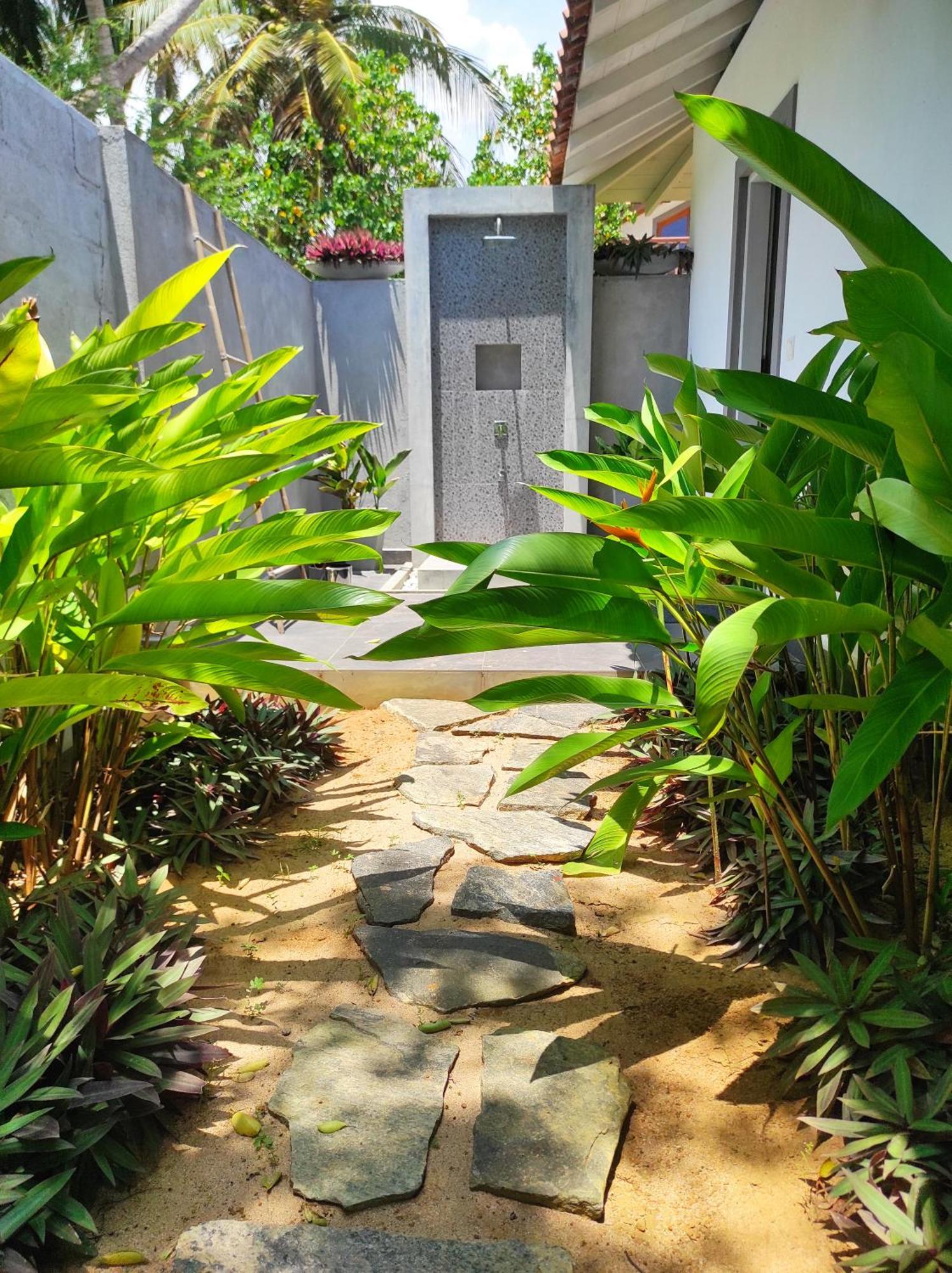 Sleeping Elephant Beach Resort Tangalle Bagian luar foto