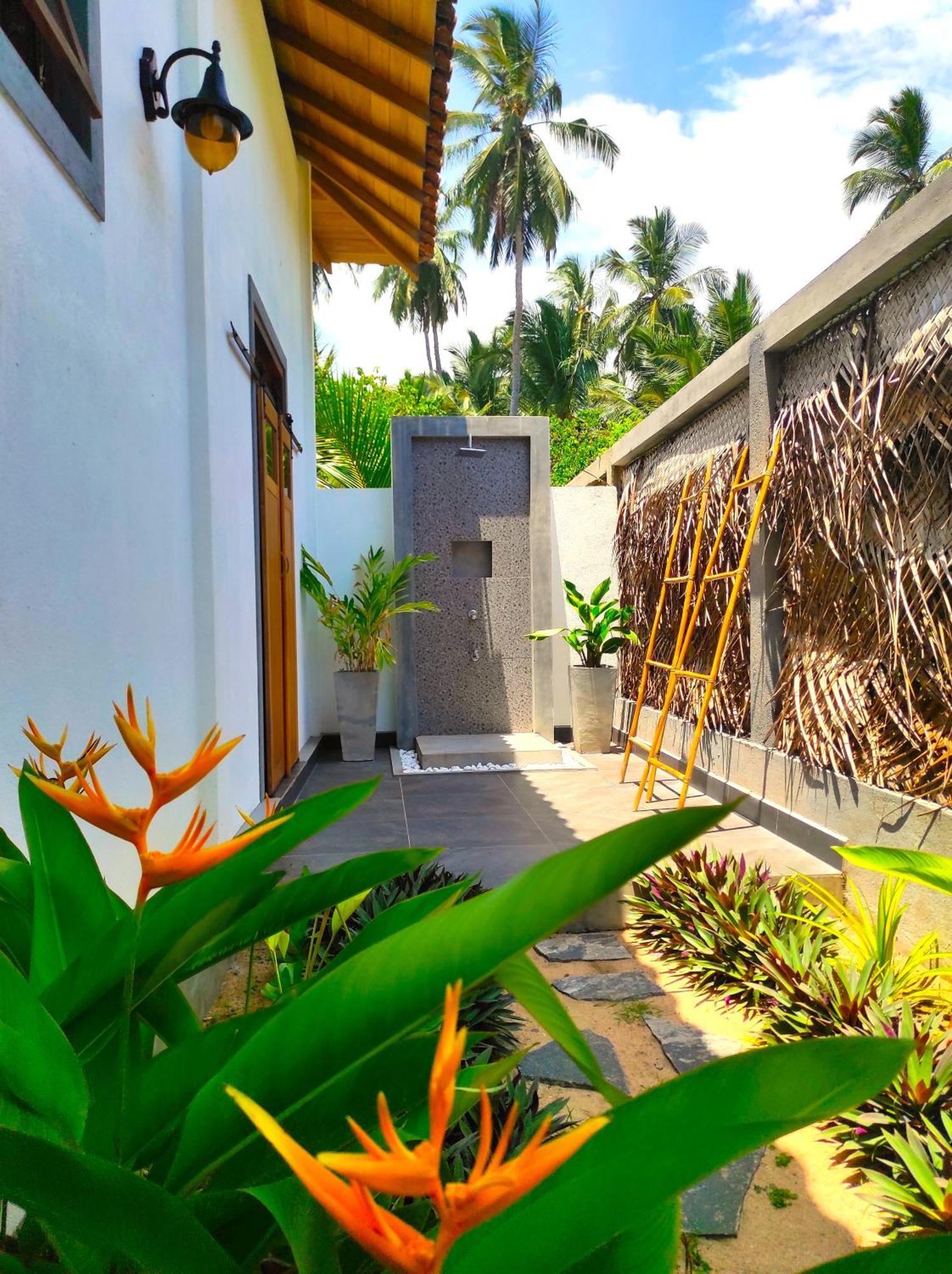 Sleeping Elephant Beach Resort Tangalle Bagian luar foto
