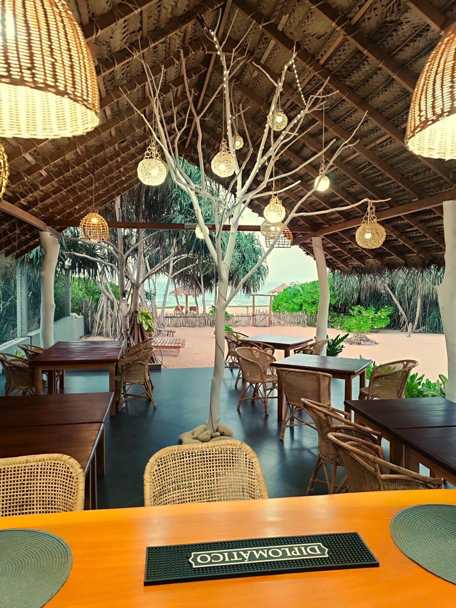 Sleeping Elephant Beach Resort Tangalle Bagian luar foto