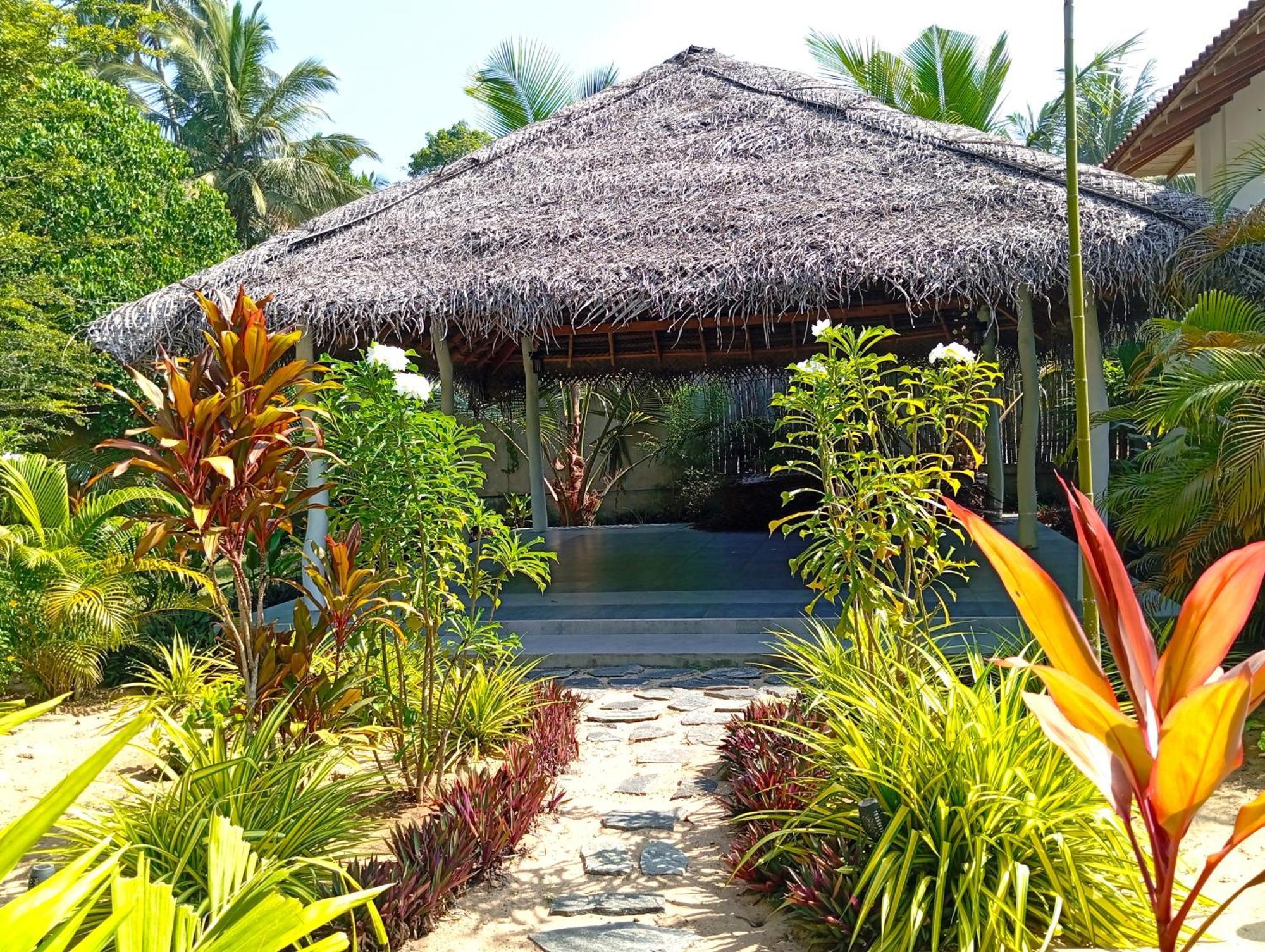 Sleeping Elephant Beach Resort Tangalle Bagian luar foto