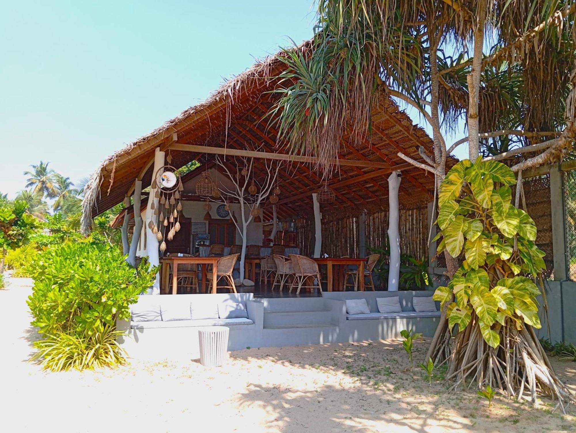 Sleeping Elephant Beach Resort Tangalle Bagian luar foto